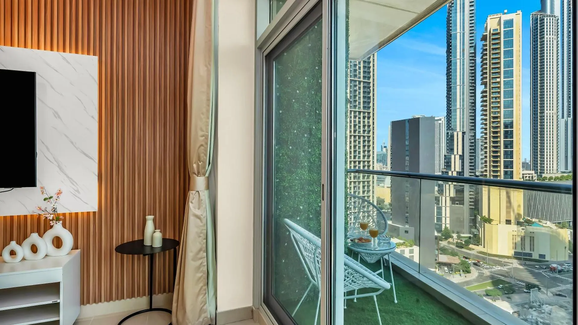 Prime Location - Amazing Burj Khalifa View Apartment Dubai